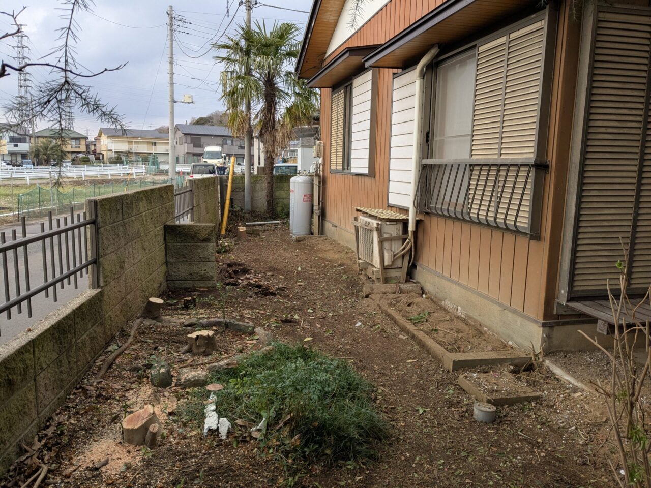千葉市　サンルーム、植栽伐採工事