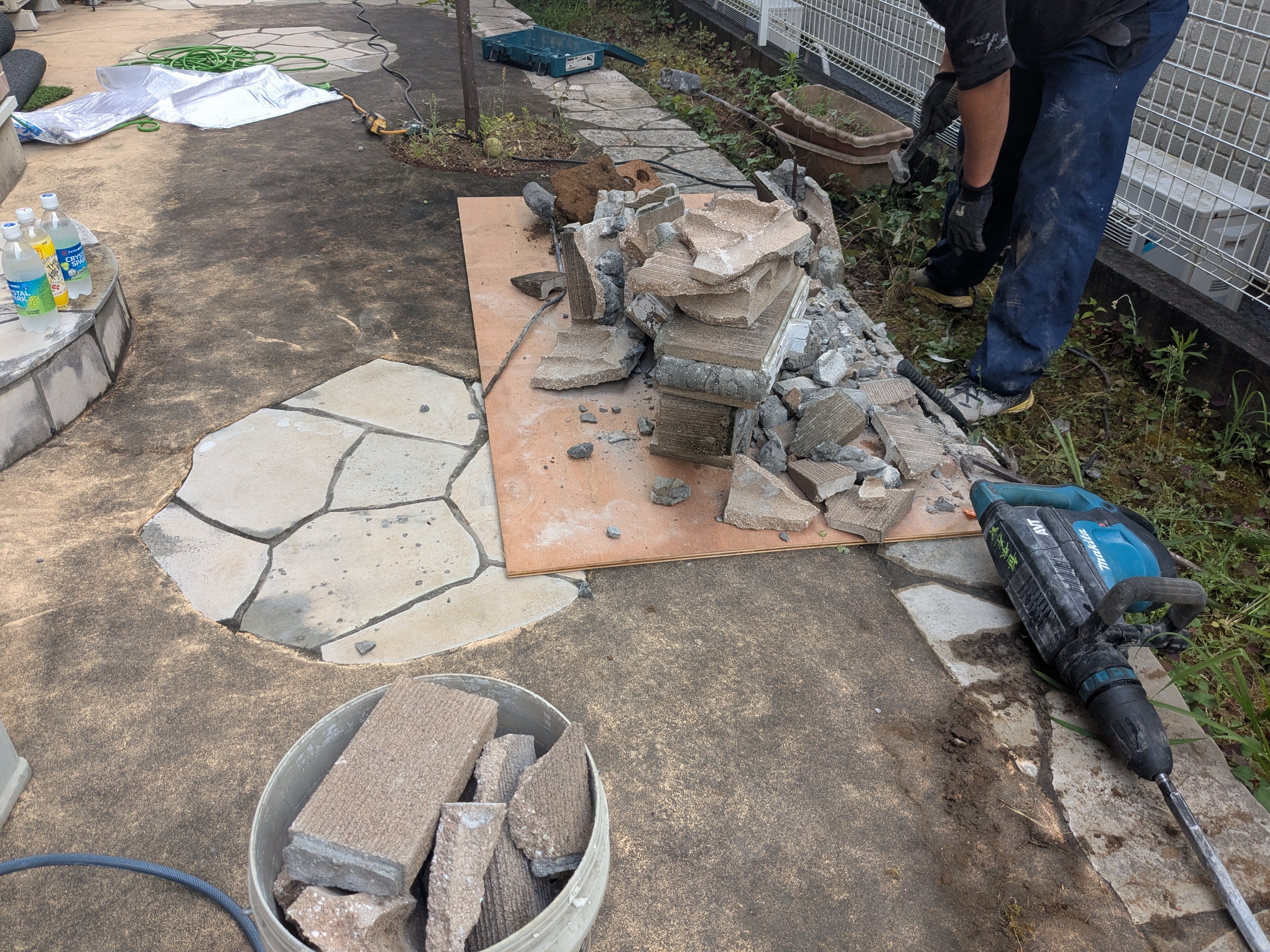 千葉市　庭園ブロック解体