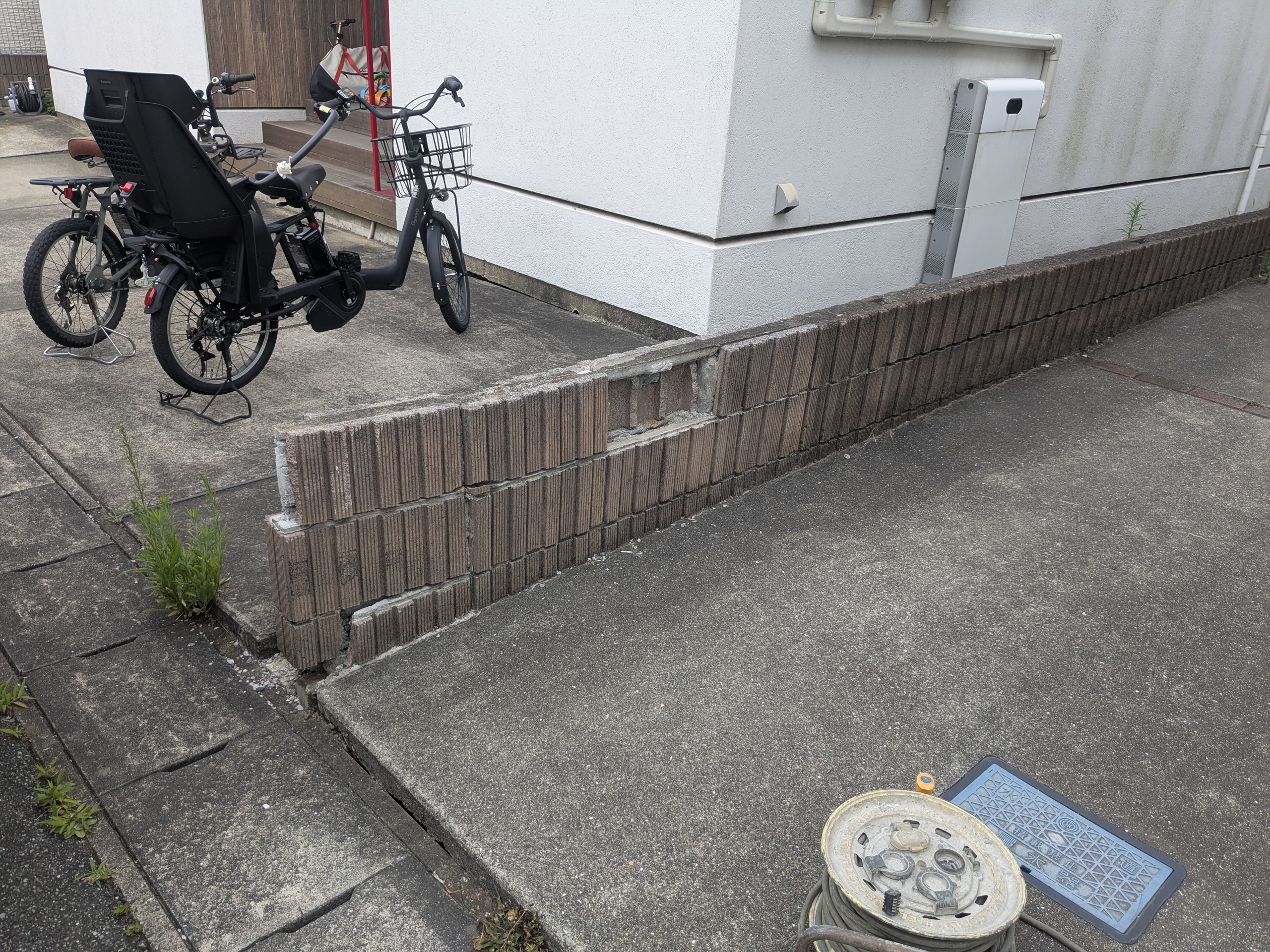 千葉市　隣地ブロック一部撤去工事